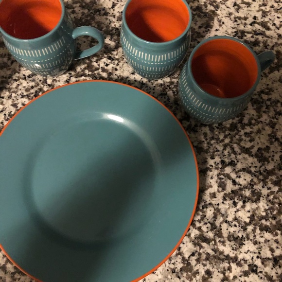 Dinnerware - Picture 5 of 5